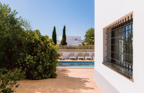 Sant Josep de sa Talaia Villa | Villa Torres 10 minute walk from Playa den Bossa