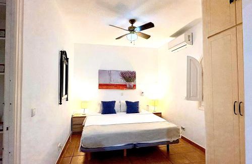 La Gaspara House | Villa Tranquilla - Sea View Apartments with Pool - Walk to Beach - Family and pet Friendly