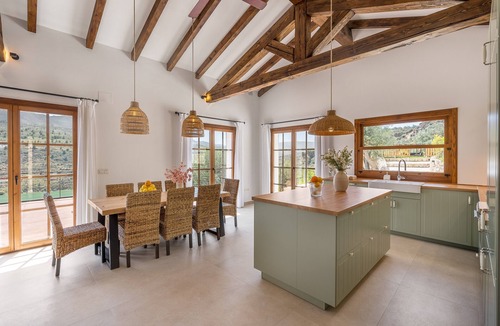 Lecrin Valley Villa | Villa 'Valle de Lecrín' with Lake Views, Wi-Fi, and Air Conditioning