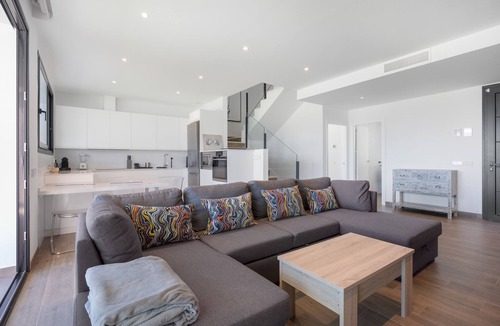 Barrio Jarana House | Villa "Via Augusta 62" with private pool, 2 private terraces and Wi-Fi