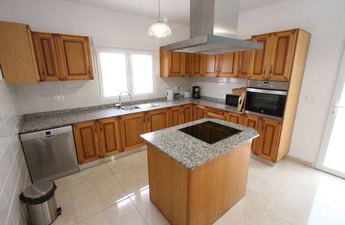 Mutxamel House | Villa with a large private swimming pool and panoramic coast views!