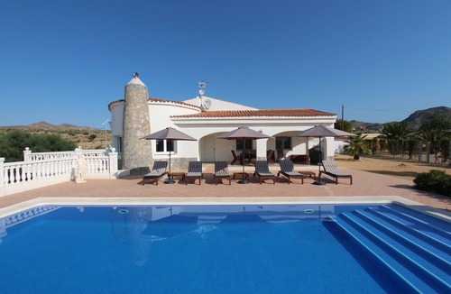 Mutxamel House | Villa with a large private swimming pool and panoramic coast views!