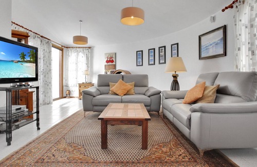 Parque Holandes Villa | Villa with pool overlooking the Atlantic Ocean and Parque Holandes.