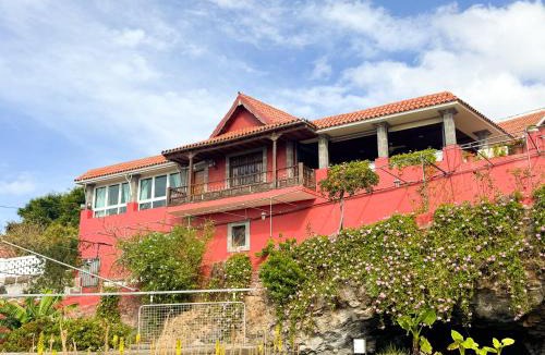 Arucas Villa | Villa with Pool and sea views in Banana Plantation by CanaryScape