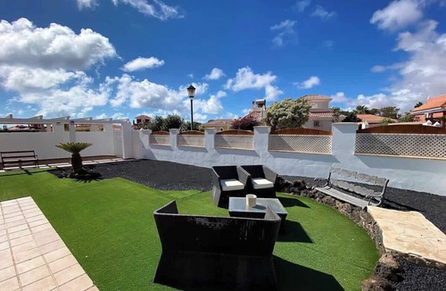 Caleta de Fuste Villa | Villa with pool, bbq and wifi