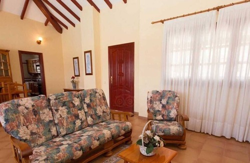Castillo Caleta de Fuste Villa | Villa with private pool, barbecue, next the Sea