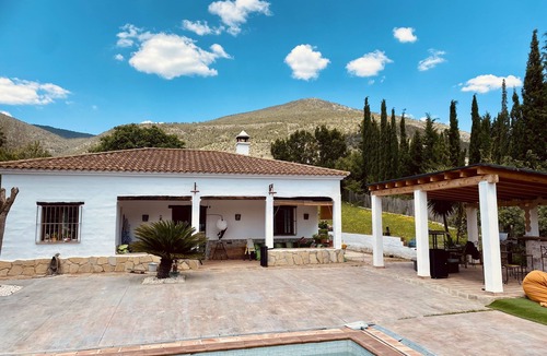 Algodonales Villa | Village comforts, countryside feel - Villa with 2 terraces, bar, pool and garden