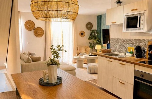 Raval Roig Apartment | Virgin by Dozzze