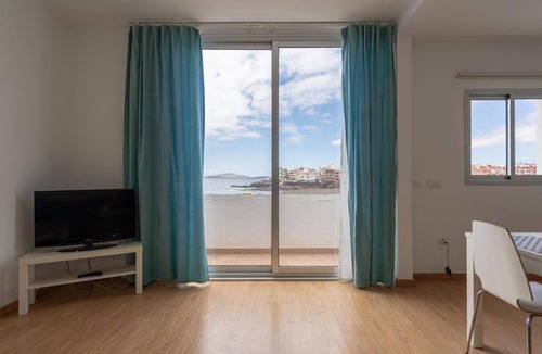 Melenara Apartment | Vista Playa y Mar - Large apartment with sea view, wifi and A/C at Melenara beach – 2