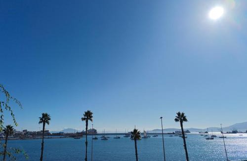 La Linea de la Concepcion House | Vistas a 3 Países y 2 Continentes - 1ª Linea de Playa - 5 min Gibraltar - E-Scooter Gratis
