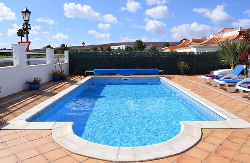 Caleta de Fuste Villa | VV Licensed Detached Villa Rochelle with Large Heated Pool, 4 bed, 2 bath