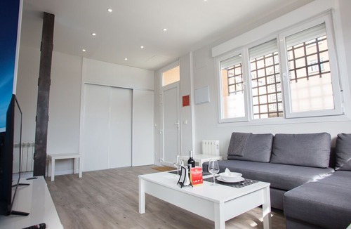 Lucero Apartment | WINDROSE 8 - Modern brand new apartment very close to the center of Madrid