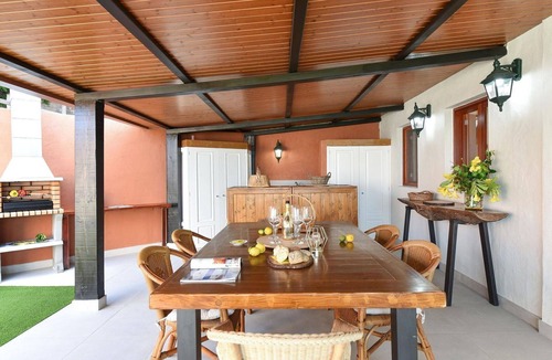 Arucas House | Wonderful private villa for 6 guests with private pool and TV