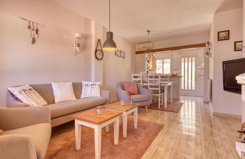 Vergel House | Wonderful villa for 6 people with A/C, WIFI, pool, TV and patio