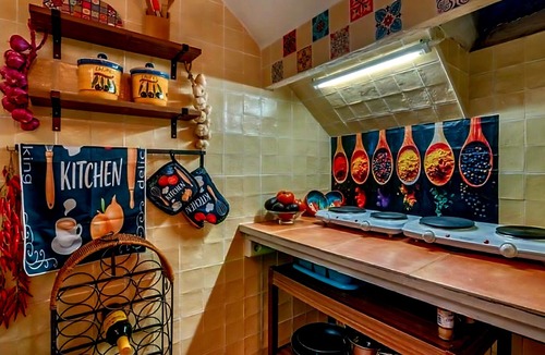 Callosa d' En Sarria House | Yellow House with Wi-Fi and Air Conditioning