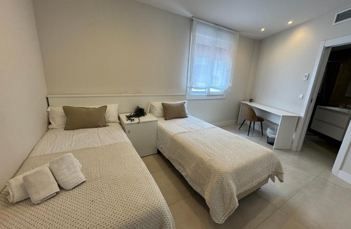 Centro Comercial Hotel | ZAHIRA Homes