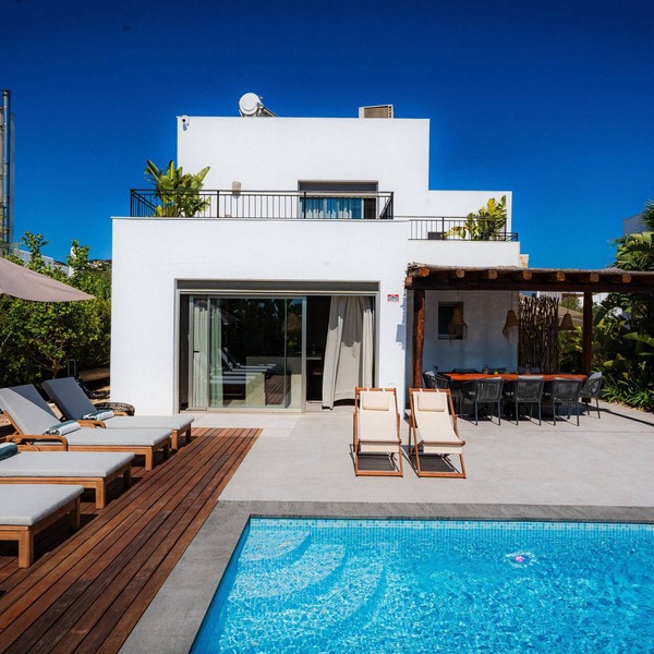 Villa 'Can Sole' with Private Pool, Wi-Fi and Air Conditioning