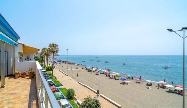 Ático en Primera Línea de Playa con Vistas al mar