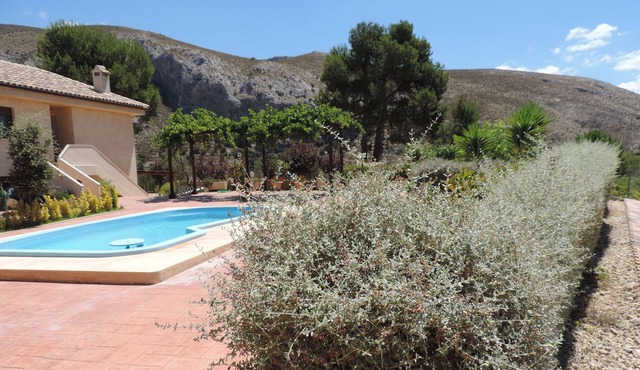 1 ground floor bedroom apartment in a farm house near Alcoy