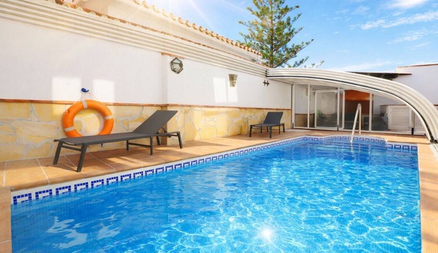 1073 Villa Lormar