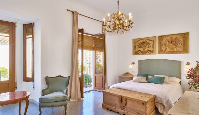 2 bedrooms & private bathroom, shared pool, Wi-Fi, air conditioning