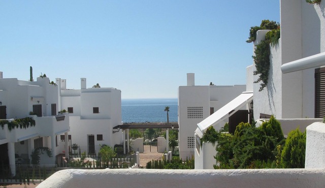2 Room, Sleeps 4, Parking, 4 Pools, Sea 1st Line