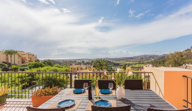 3-Bed Apt, Sleeps 5 w/Views & Golf & Country Club