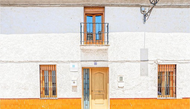 4 Bedroom Gorgeous Home In Zafarraya in Zafarraya