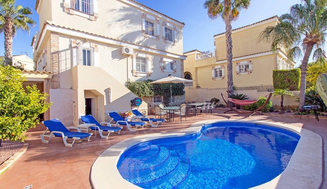 5 Bed Villa with Private Heated Pool & Games Room, Gran Alacant, Alicante