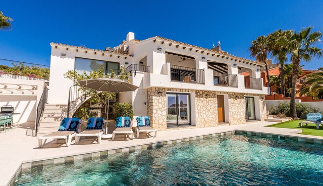5 Bedroom Villa with Sea Views