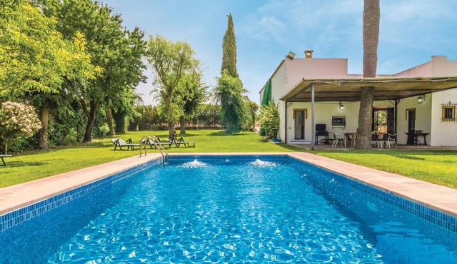 6 bedroom accommodation in Écija