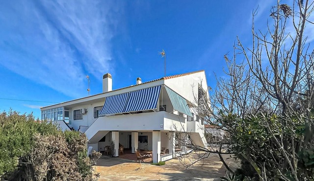 6 bedroom cozy home in Punta Umbría