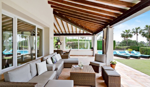 A beautiful, preppy chic holiday villa in Spain, large pool and 4 fine bedrooms!