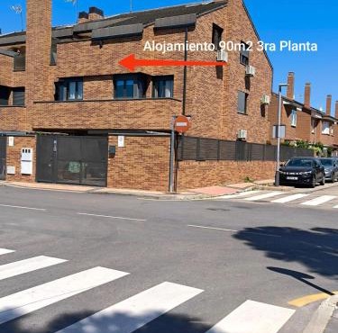 Alojamiento independiente dentro de chalet 3er piso