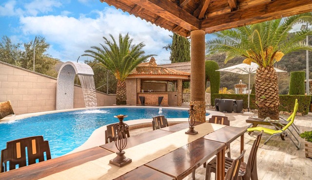 Amazing home in Algarinejo