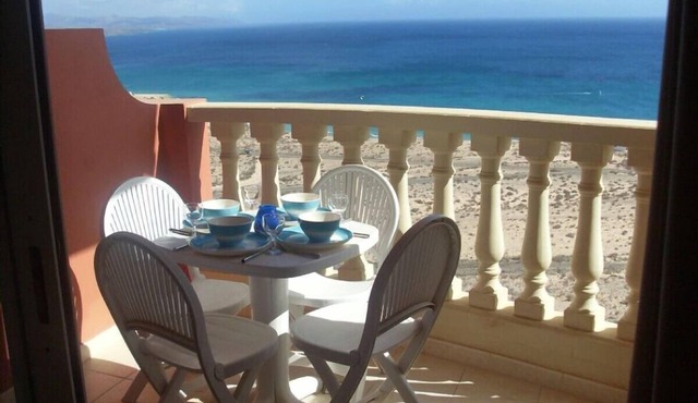 AMAZING OCEAN VIEW MODERN APARTMENT WITH FREE WiFi.