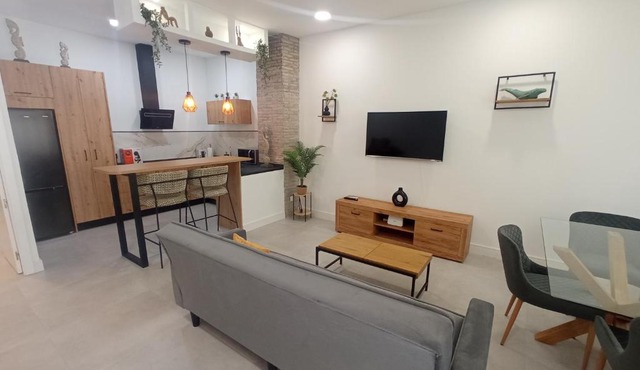 Apartamento moderno junto a estación de tren