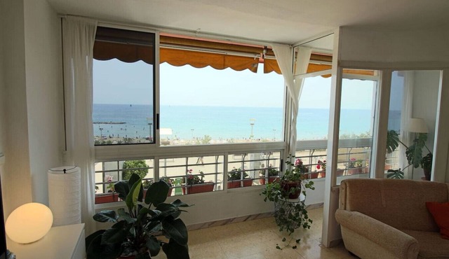 Apartamento vista mar en primera línea de playa