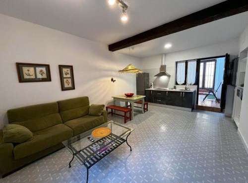 Apartamentos Mula y Morales - Bajos céntricos con entrada independiente
