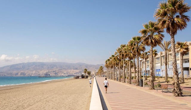 Apartment 100 m from the beach. With outdoor shower.