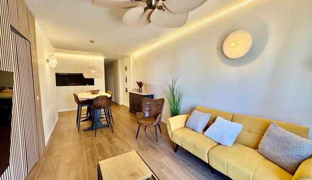 Apartment 'Fmr Avenida Almería' with Private Terrace, Balcony and Wi-Fi