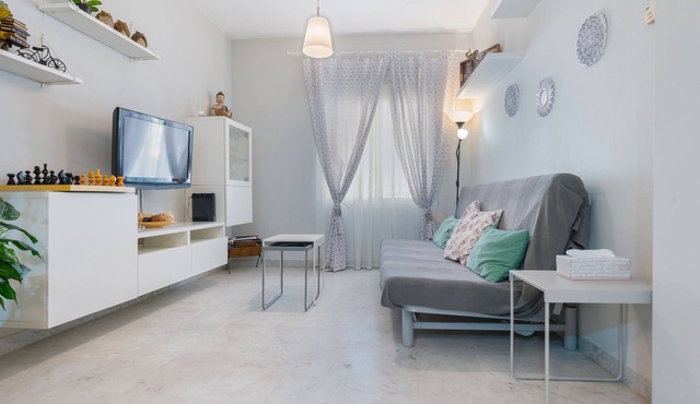 Apartment 'Los Milanos' with Shared Garden, Wi-Fi and Air Conditioning