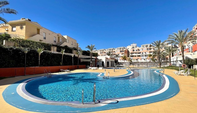 Apartment near beach with pools and hot tub