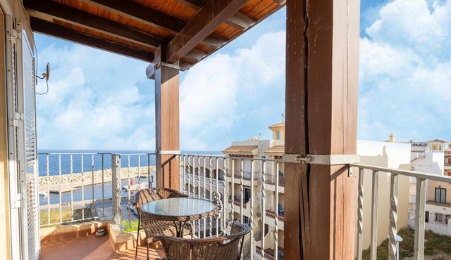 Apartment near the beach with sea views