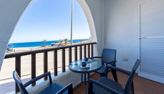 Apartment 'Paraiso Escondido, 1 Linea De Playa' with Sea View, Wi-Fi and Air Conditioning
