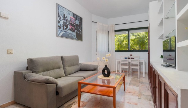 Apartment 'Palacio De Congresos' with Shared Pool, Wi-Fi and Air Conditioning