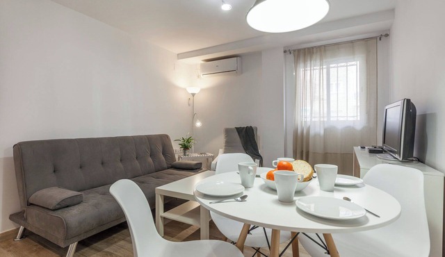 Apartment 'Ritual Sevilla Santa Justa 2' with Balcony, Wi-Fi and Air Conditioning