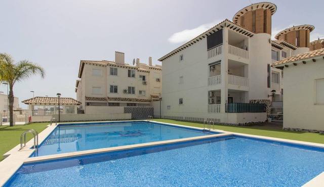 Apartment Soleado with Shared Pool, Terrace & Wi-Fi