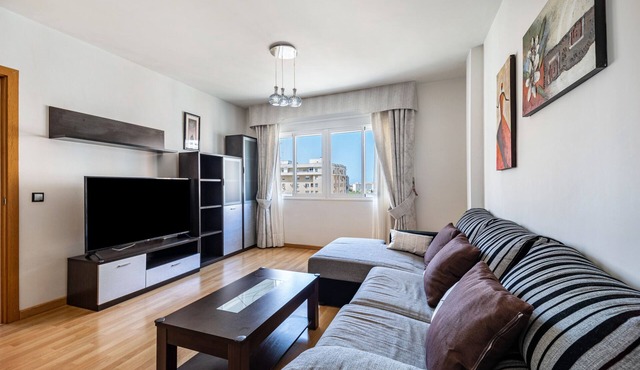 Apartment 'Sensacional Piso En San Fernando' with Private Terrace, Wi-Fi and Air Conditioning