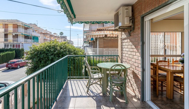 Apartment 'Sunflower Salamanca' with Balcony, Wi-Fi and Air Conditioning